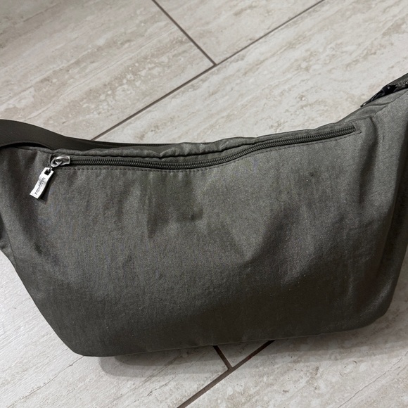 Baggallini silver Belt Bag .. unisex .. modern
Everywhere waist pack unisex - Picture 5 of 6